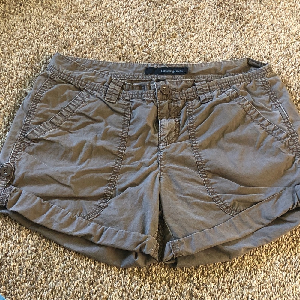 Calvin Klein Jeans Women's Taupe Roll-Cuff Cotton Shorts